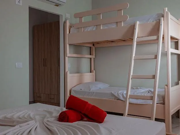 Plazhi Gjeneralit - Small Cabins - Bungalows - Apartaments - Villas - Suite Kavaje