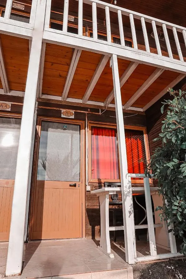 Plazhi Gjeneralit - Small Cabins - Bungalows - Apartaments - Villas - Suite Kavaje 0*,  Albania
