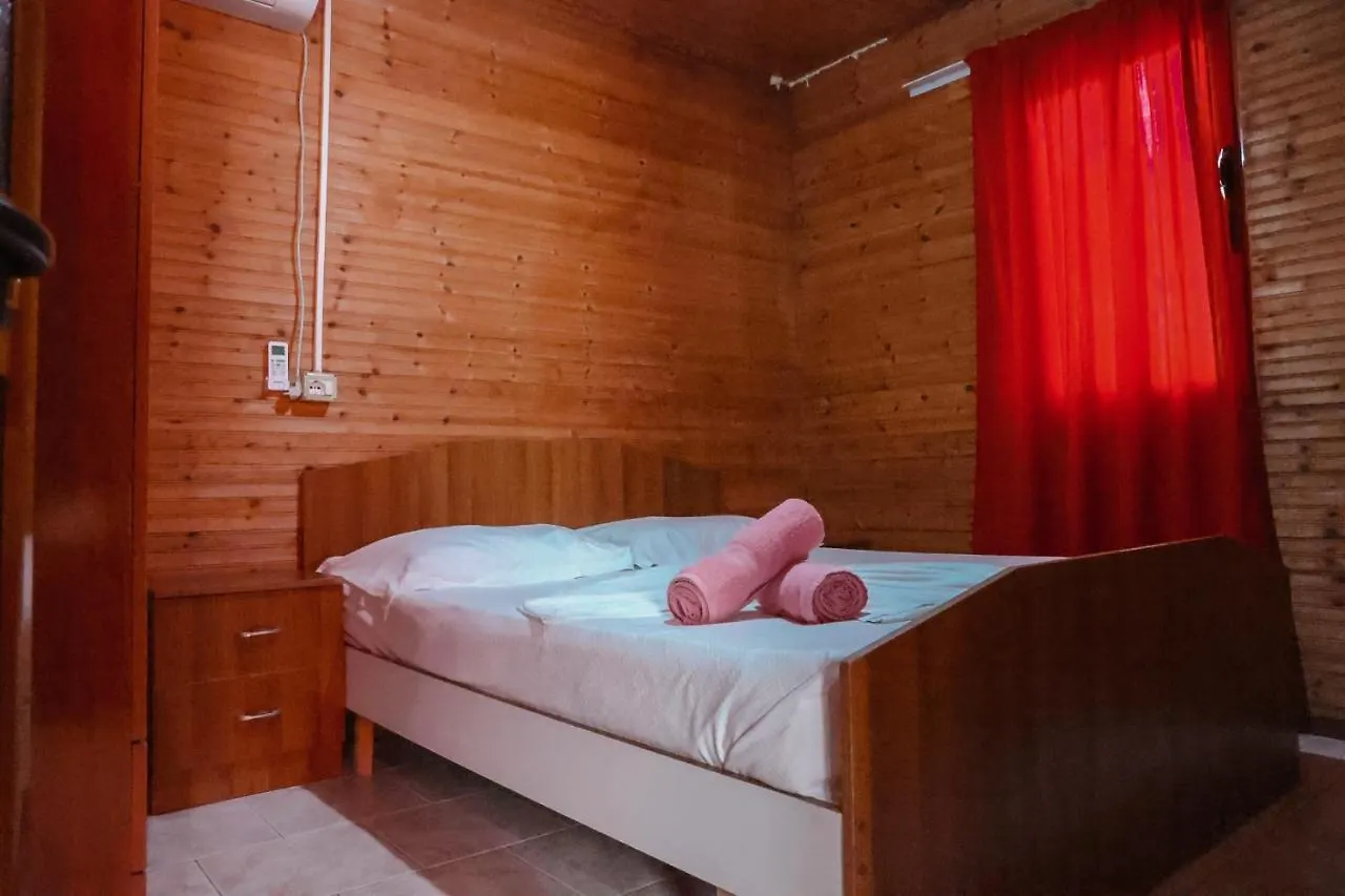 Plazhi Gjeneralit - Small Cabins - Bungalows - Apartaments - Villas - Suite Kavaje 0*,