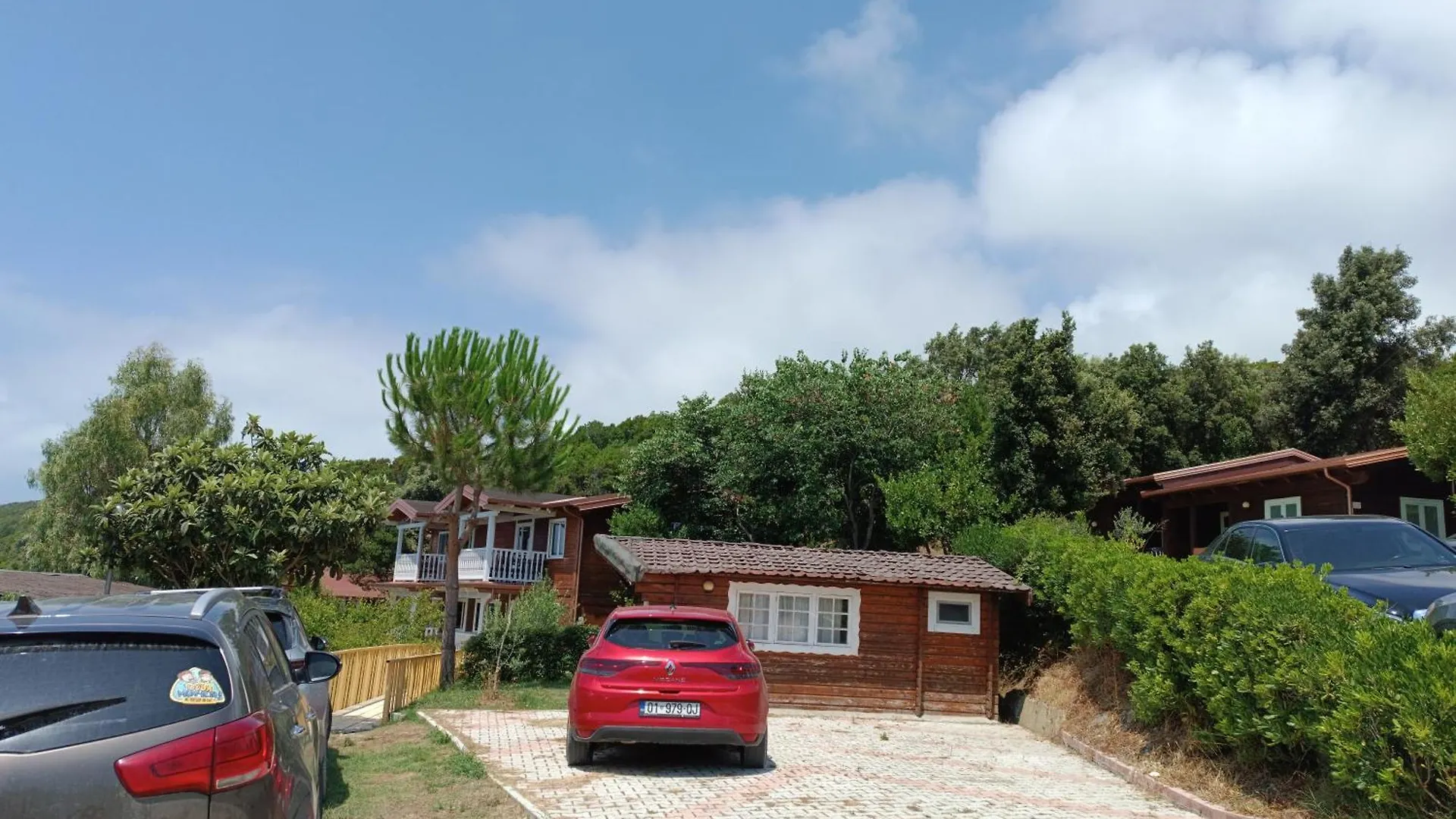 Parque de vacaciones Plazhi Gjeneralit - Small Cabins - Bungalows - Apartaments - Villas - Suite Kavaje