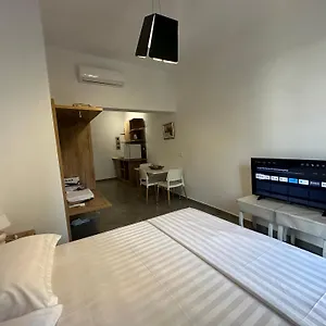 https://central-comfort-suites.hotels-in-tirana.com